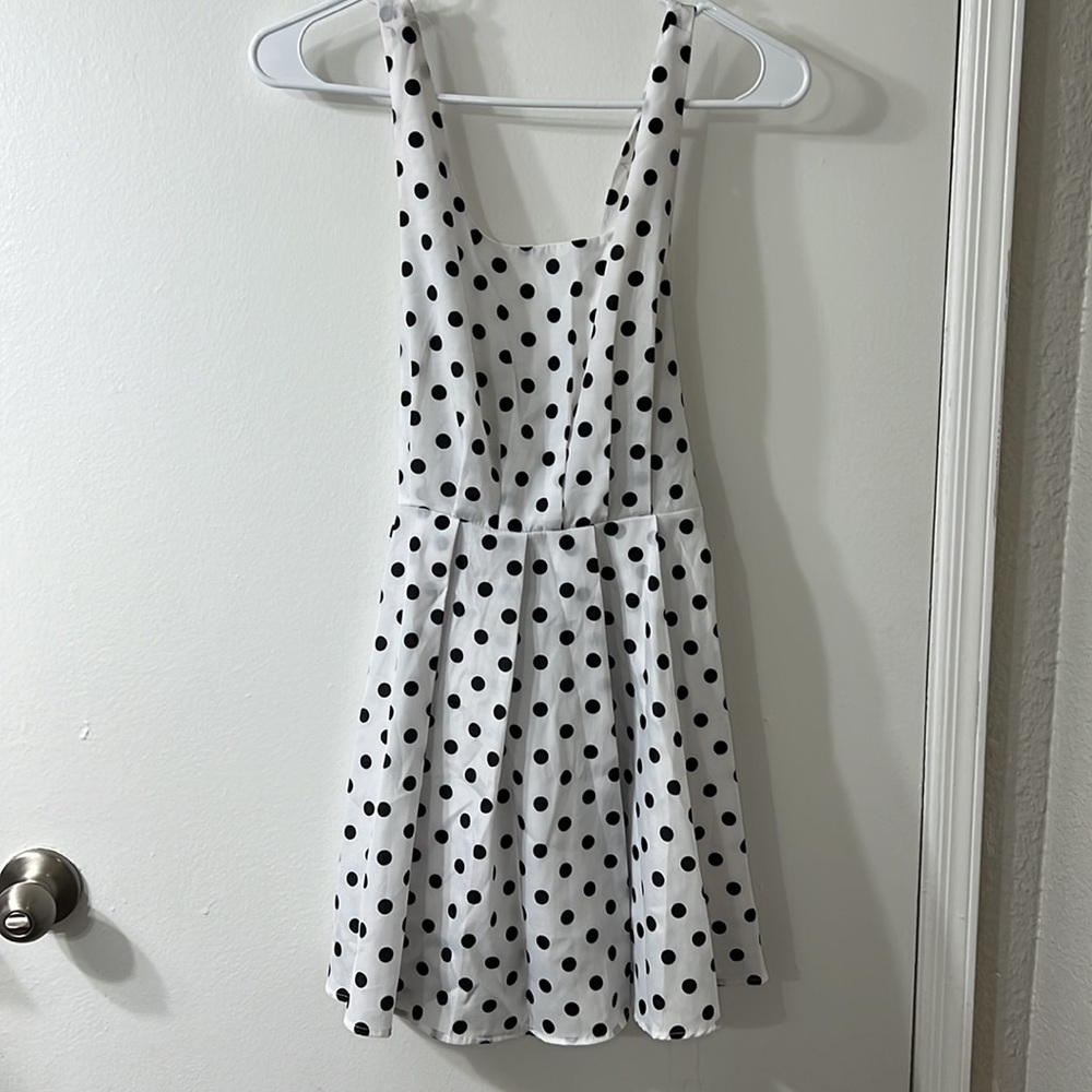 Simplicity Women’s Scoop Neck Polka-dot Sleeveless Short Fit-and-Flare Dress, M